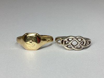 Lot 84 - A 9ct Gold Signet Ring, the cushion shape...