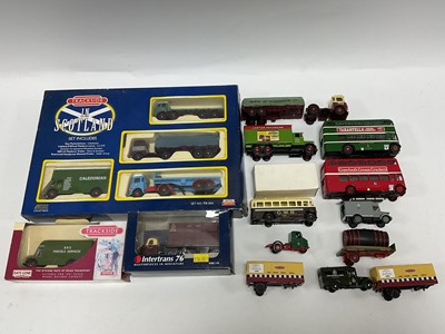 Lot 510 - A collection of 00 scale commercial road...