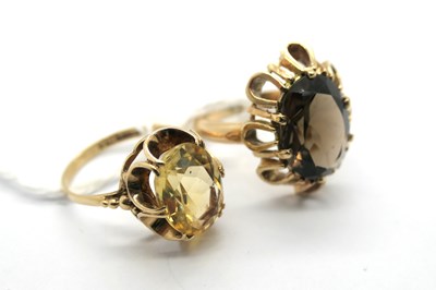 Lot 286 - A 9ct Gold Single Stone Dress Ring, oval claw...