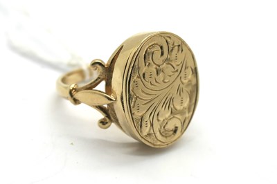 Lot 295 - A Novelty 9ct Gold Locket Ring, the oval...
