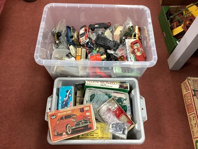 Lot 570 - A large tub containing the contents of a slot...