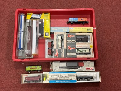 Lot 394 - Sixteen HO scale European wagons (mostly...