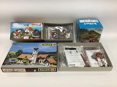 Lot 675 - Three Z gauge European outline building kits...