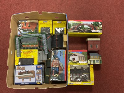 Lot 365 - A large quantity of OO gauge buildings by...