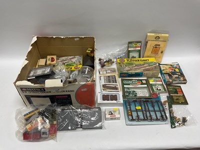 Lot 480 - A box of OO gauge small accessories, by Airfix,...