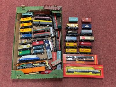 Lot 440 - Approximately thirty-eight 00 gauge modern...