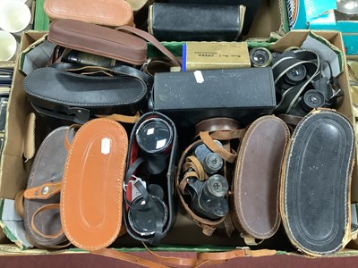 Lot 1016 - Binoculars, including leather cased Ross...