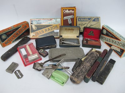 Lot 1378 - Quantity of vintage razors and hair clippers,...