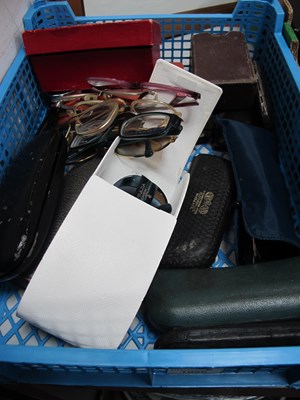 Lot 1056 - Mixed collection of glasses and vintage...