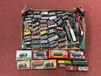 Lot 427 - Approximately Eighty 'OO' Gauge/4mm Unboxed...