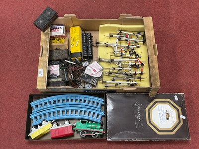 Lot 503 - A Quantity of 'O' Gauge/7mm Trackside Items...