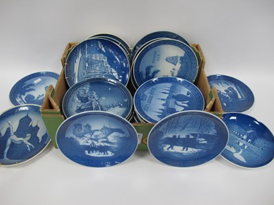 Lot 1092 - Collection of Blue & White Plates from Royal...