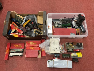 Lot 365 - A Large Quantity of Mainly 'OO' Model Railway...