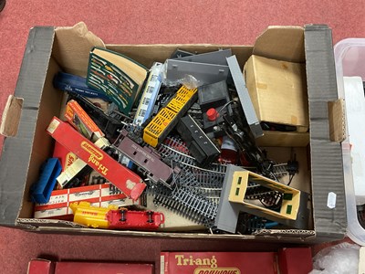 Lot 365 - A Large Quantity of Mainly 'OO' Model Railway...