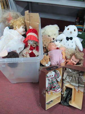 Lot 1160 - A quantity of Plastic / Porcelain Dolls and...