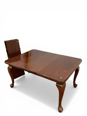 Lot 1585 - Early XX Century Mahogany Extending Dining...