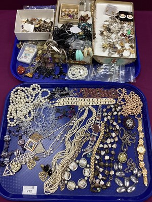 Lot 216 - A Large Mixed Lot of Assorted Costume...