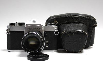 Lot 855 - Asahi Pentax SP500 35mm SLR Film Camera,...