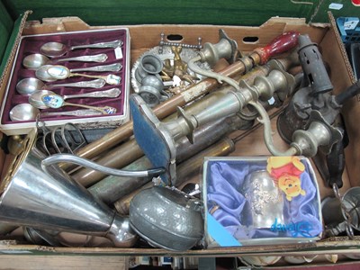 Lot 1113 - Metalware, including vintage brass garden...