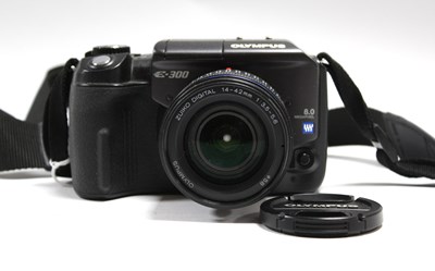Lot 701 - Olympus E-300 Four Thirds 8MP DSLR Camera,...