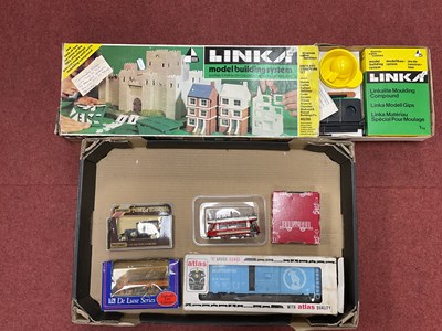 Lot 401 - A "Thomas Salter Hobbies" Boxed "Linka" Model...