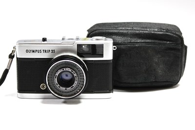 Lot 877 - Olympus Trip 35 35mm Compact Film Camera,...