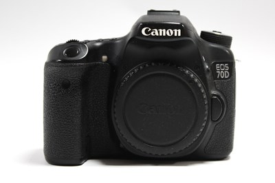 Lot 705 - Canon EOS 70D DSLR Camera Body, black,...