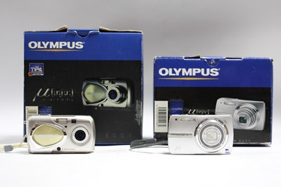 Lot 736 - Olympus Mju 400 Digital Compact Camera, silver,...