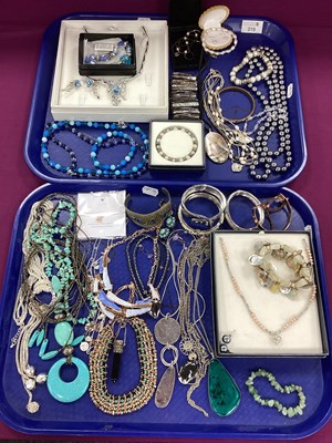 Lot 219 - A Collection of Modern Costume Jewellery,...