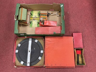 Lot 764 - A Quantity of Hornby 'O' Gauge Tinplate...