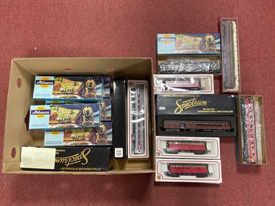 Lot 316 - Sixteen 'HO' Gauge U.S.A. Outline Boxed...