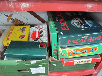 Lot 1048 - A quantity of vintage and later board games /...