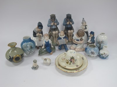 Lot 1220 - Large collection of Royal Copenhagen porcelain,...