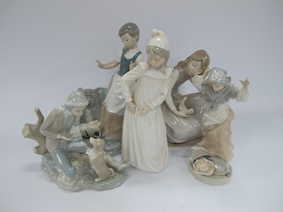 Lot 1235 - Five large Spanish Lladro NAO porcelain...