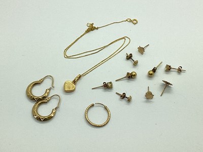 Lot 101 - A Modern Heart Shape Pendant, on fine chain,...