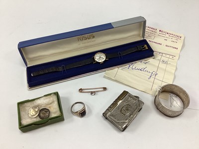 Lot 197 - A 9ct Gold Stock Pin Brooch, claw set...