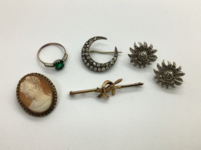 Lot 111 - A Vintage Fox and Horseshoe Bar Brooch,...