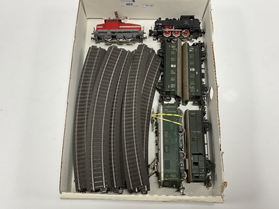 Lot 482 - A box of Marklin HO scale, including: a Swiss...