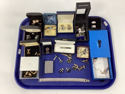 Lot 145 - A Collection of Cufflinks and Other Gent's...