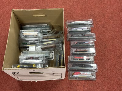 Lot 420 - Approximately Thirty Two N scale static...