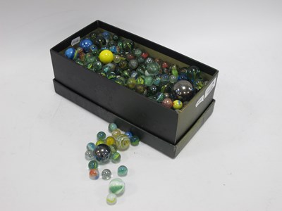 Lot 1429 - Large quantity of vintage glass marbles in...