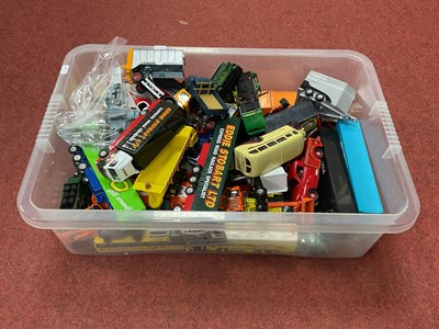 Lot 404 - A quantity of diecast and plastic model...