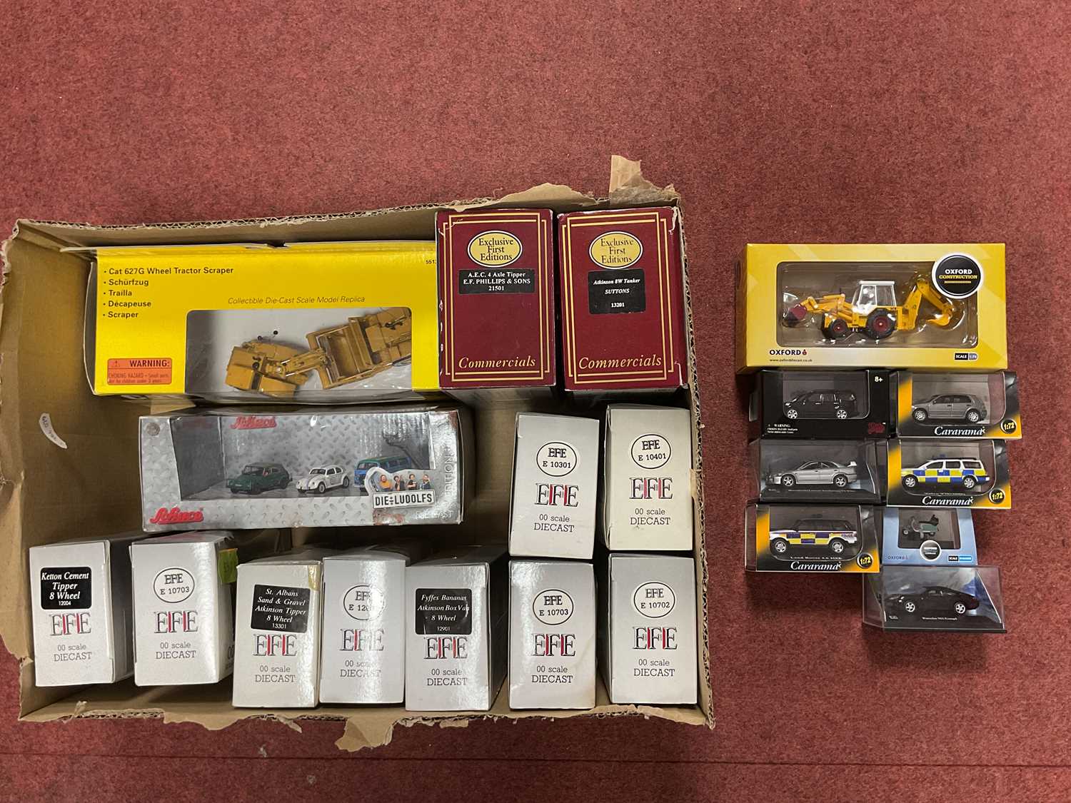 Lot 361 - Approximately twenty boxed 00/HO scale road...
