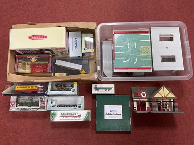 Lot 397 - Ten 1:76 scale diecast model vehicles by...