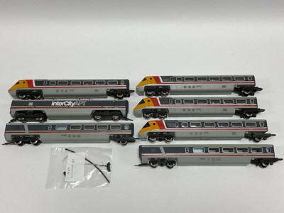 Lot 513 - A Hornby 00 gauge APT set comprising power car...