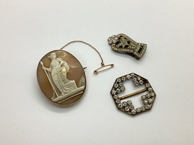 Lot 91 - An Oval Shell Carved Cameo, depicting...