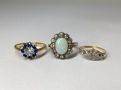 Lot 77 - A 9ct Gold Circular Flowerhead Cluster Ring,...