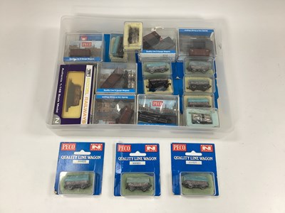 Lot 599 - Twenty boxed N gauge British outline wagons by...
