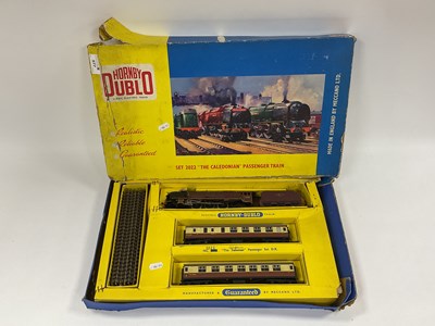 Lot 577 - A boxed Hornby Dublo 00 gauge two-rail...
