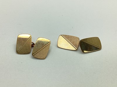 Lot 199 - A Pair of 9ct Gold Cufflinks, the rectangular...